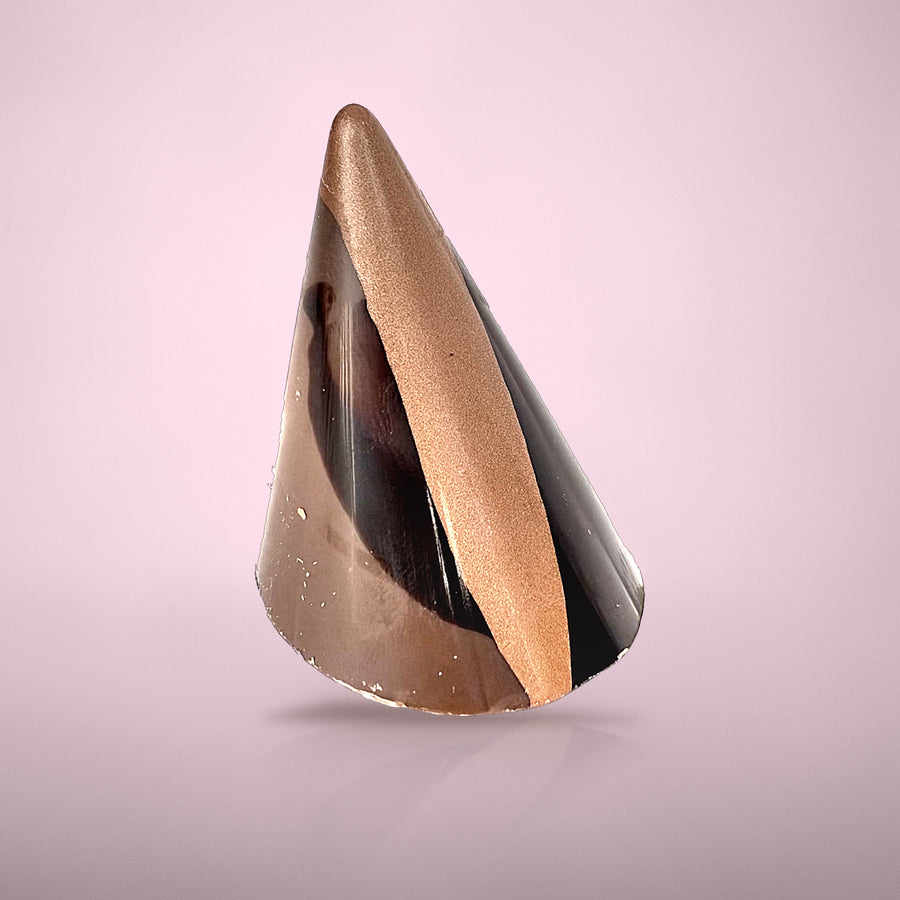Bonbon caramel punt van By Deem Chocolaterie