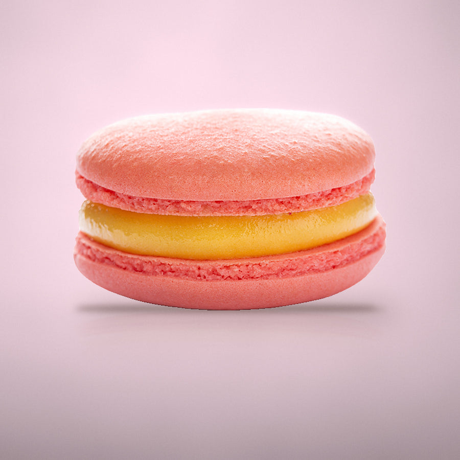 Macaron mango peach van By Deem Chocolaterie