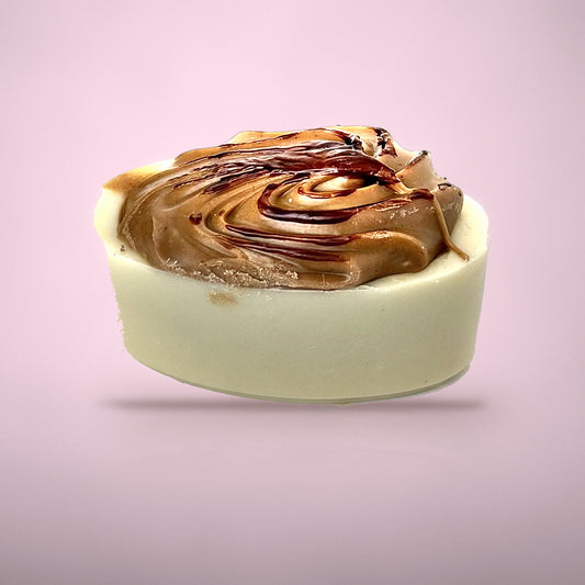 Bonbon amandel praliné van By Deem Chocolaterie