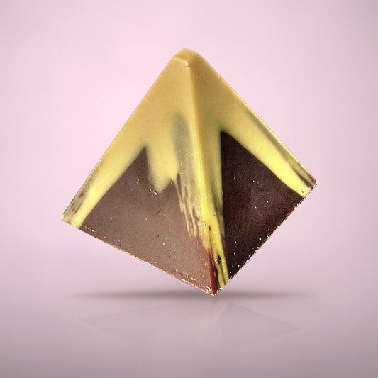 Bonbon kokos van By Deem Chocolaterie