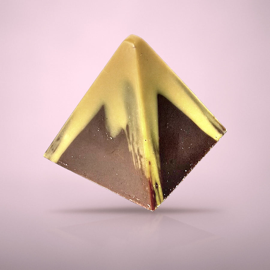 Bonbon kokos van By Deem Chocolaterie
