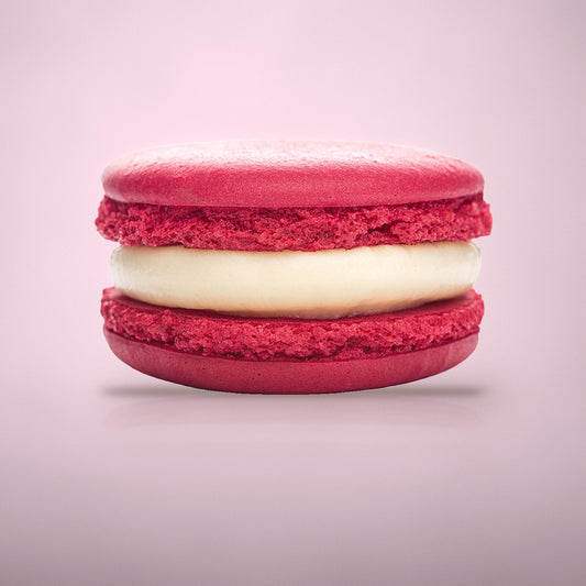 Macaron red velvet van By Deem Chocolaterie