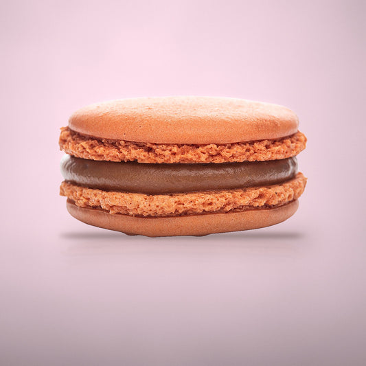 Macaron salted caramel van By Deem Chocolaterie