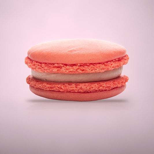 Macaron strawberry van By Deem Chocolaterie